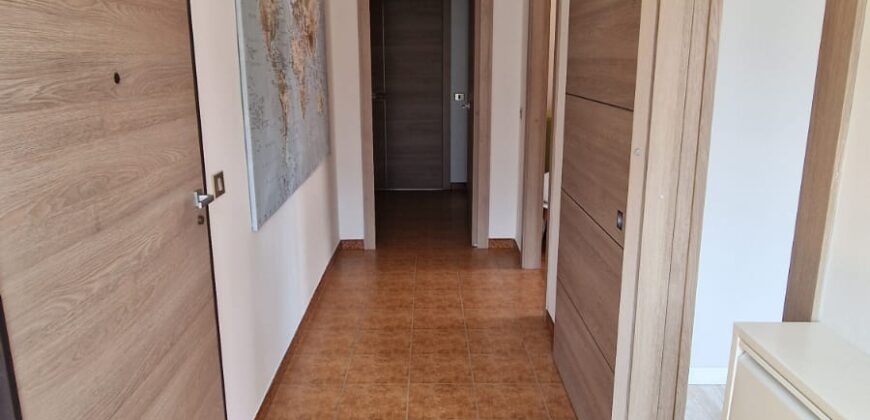 Foto Trilocale ristrutturato con terrazzo e box