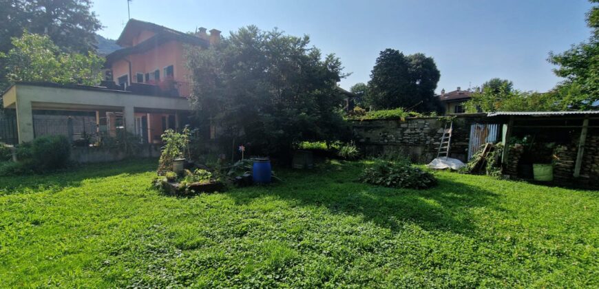 Foto Villa signorile di generosa metratura, con giardino