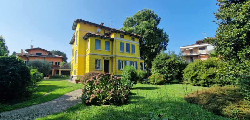 Foto Villa signorile di generosa metratura, con giardino