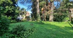 Anteprima foto Villa signorile di generosa metratura, con giardino