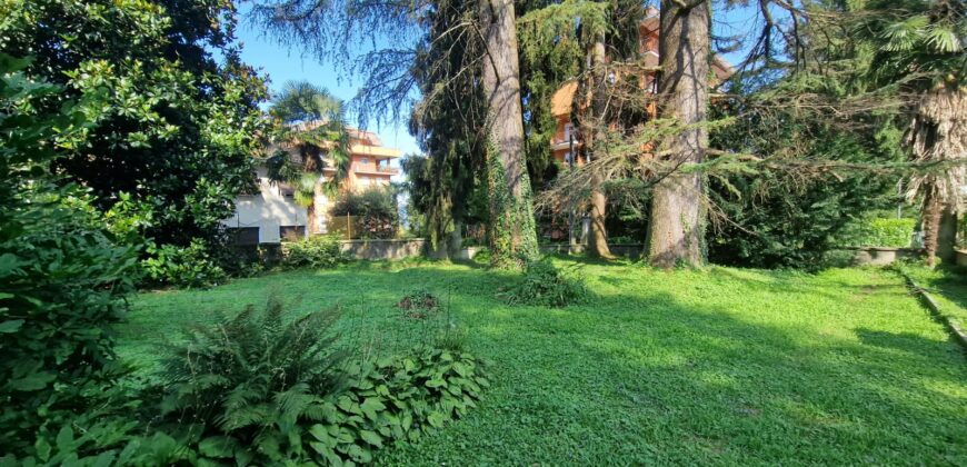 Foto Villa signorile di generosa metratura, con giardino