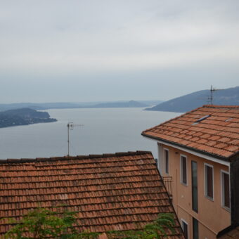 Porzione di casa con giardino e vista lago,Arizzano