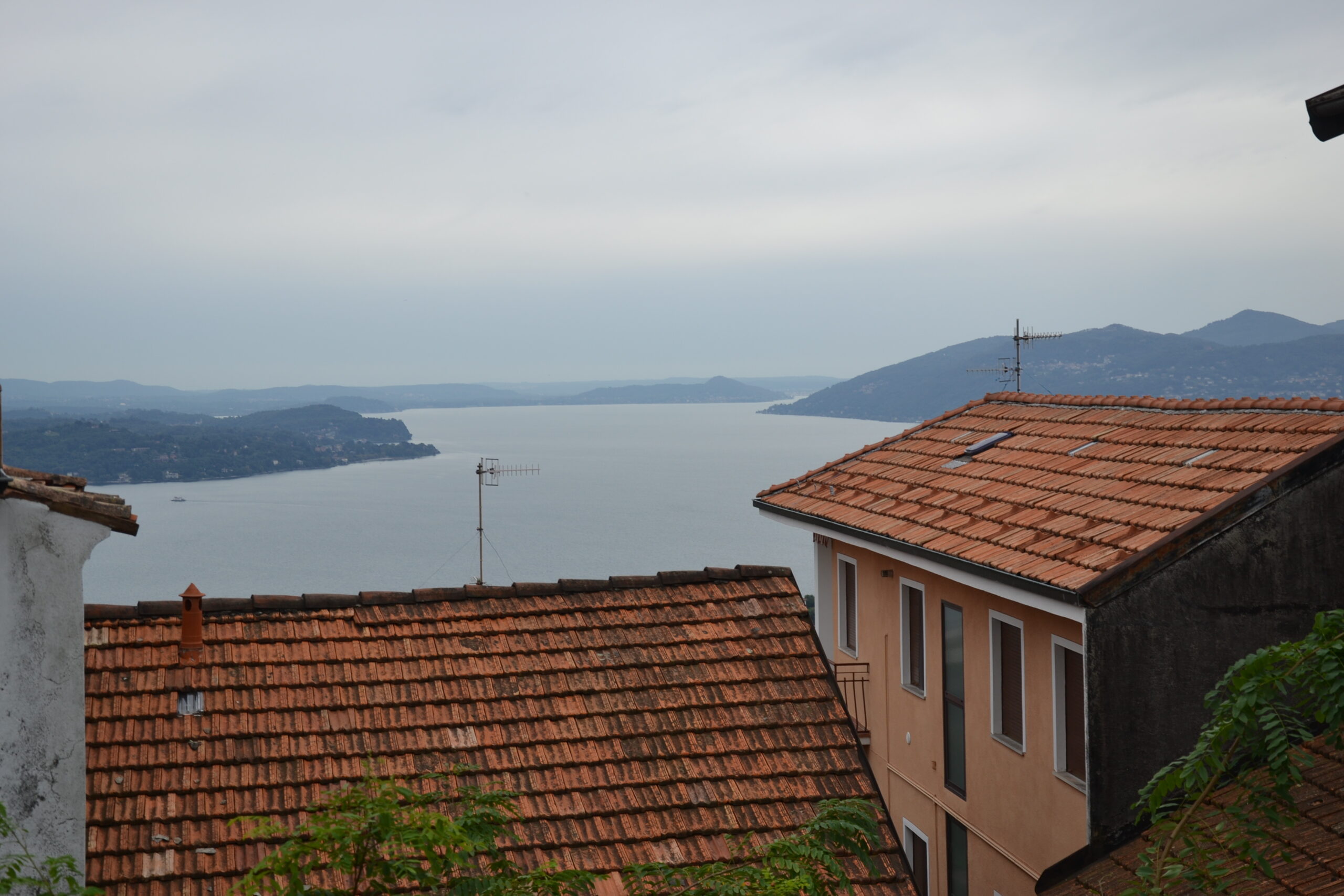 Porzione di casa con giardino e vista lago,Arizzano