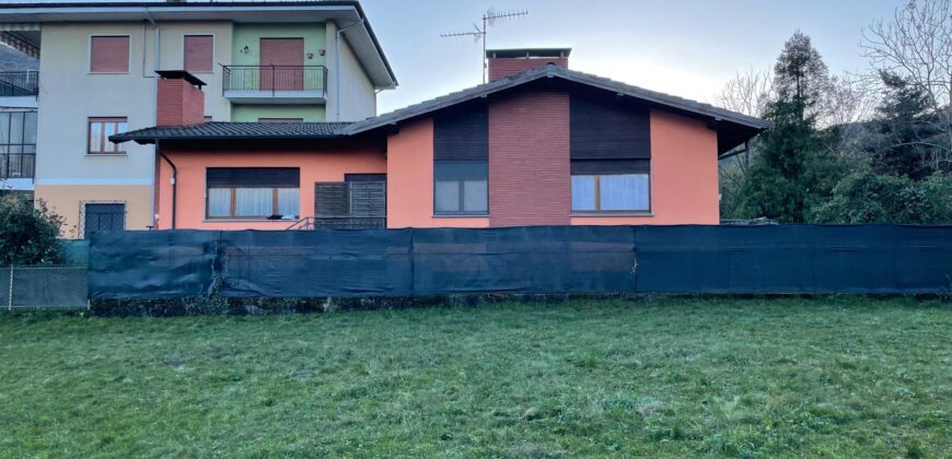 Foto Villetta con Giardino, Brovello Carpugnino