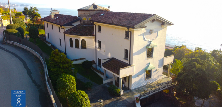 Foto Villa di Lusso a Verbania Suna