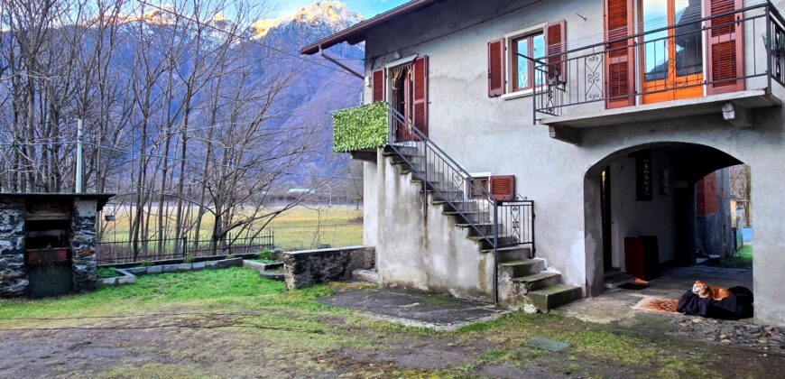 Foto Casa semi indipendente con giardinetto, Ornavasso