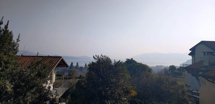 Foto Porzione di casa con giardino, Zoverallo