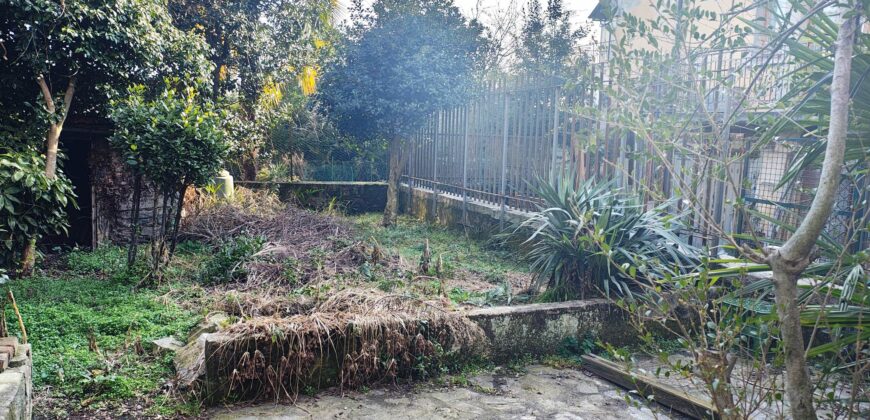 Foto Porzione di casa con giardino, Zoverallo